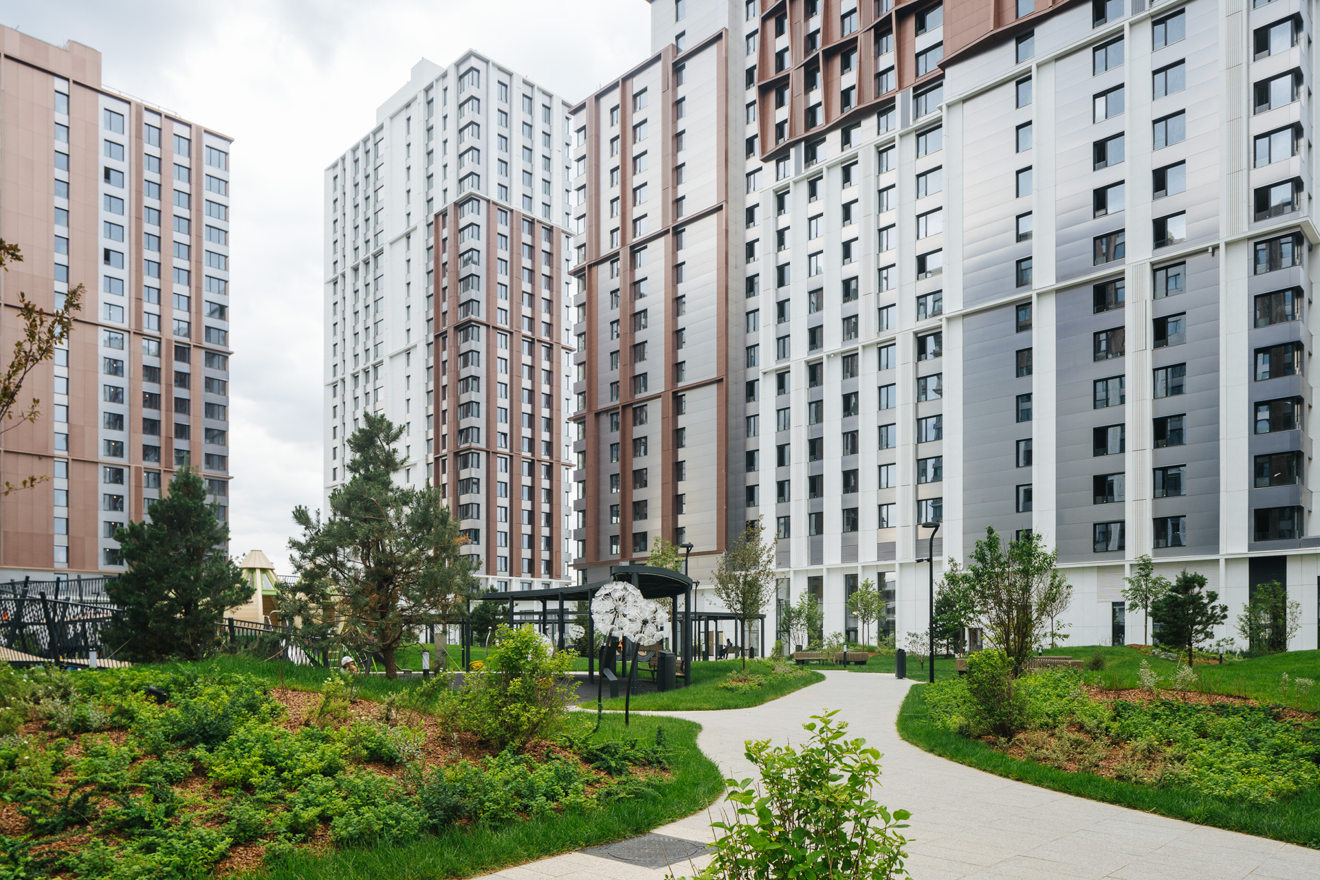 «Донстрой» начал передачу ключей в пятом квартале «Острова»