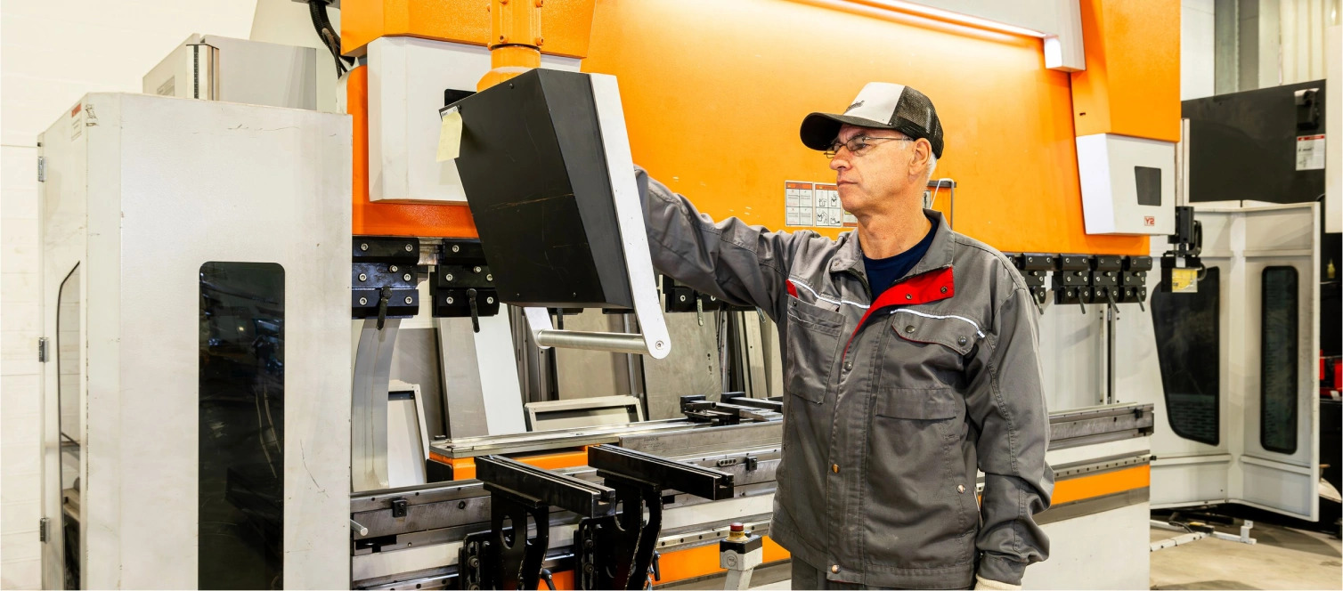 фото: Санкт-Петербургский Лифтовой Завод запускает услугу изготовления металлических изделий на заказ - индивидуальные решения для индустрии и строительства