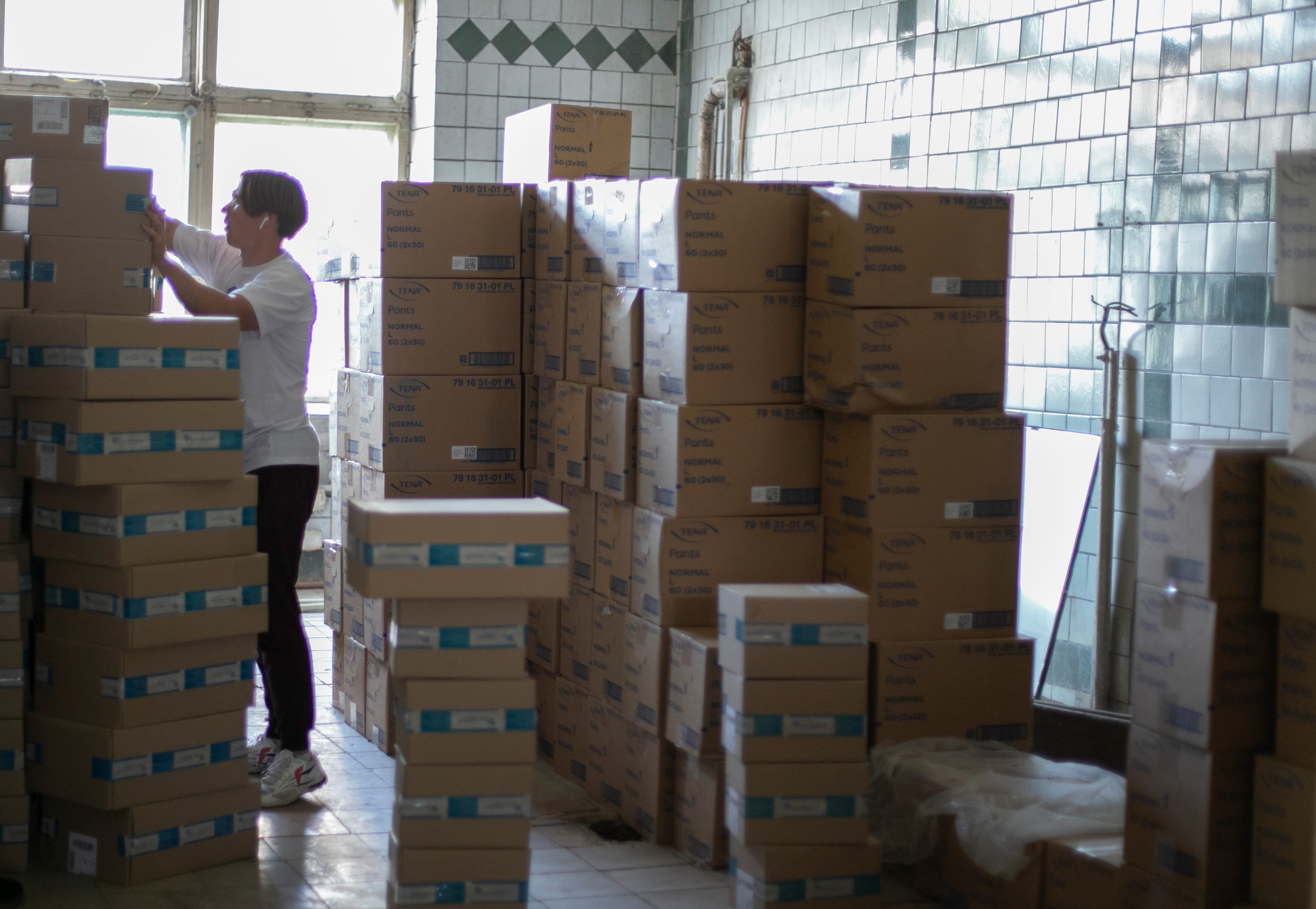 фото: Фонд «Гольфстрим» передал 15 тонн медикаментов в «Красный Крест» 
