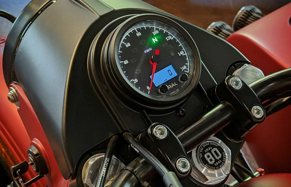 фото: Какая надпись красуется на руле современного мотоцикла Урал?