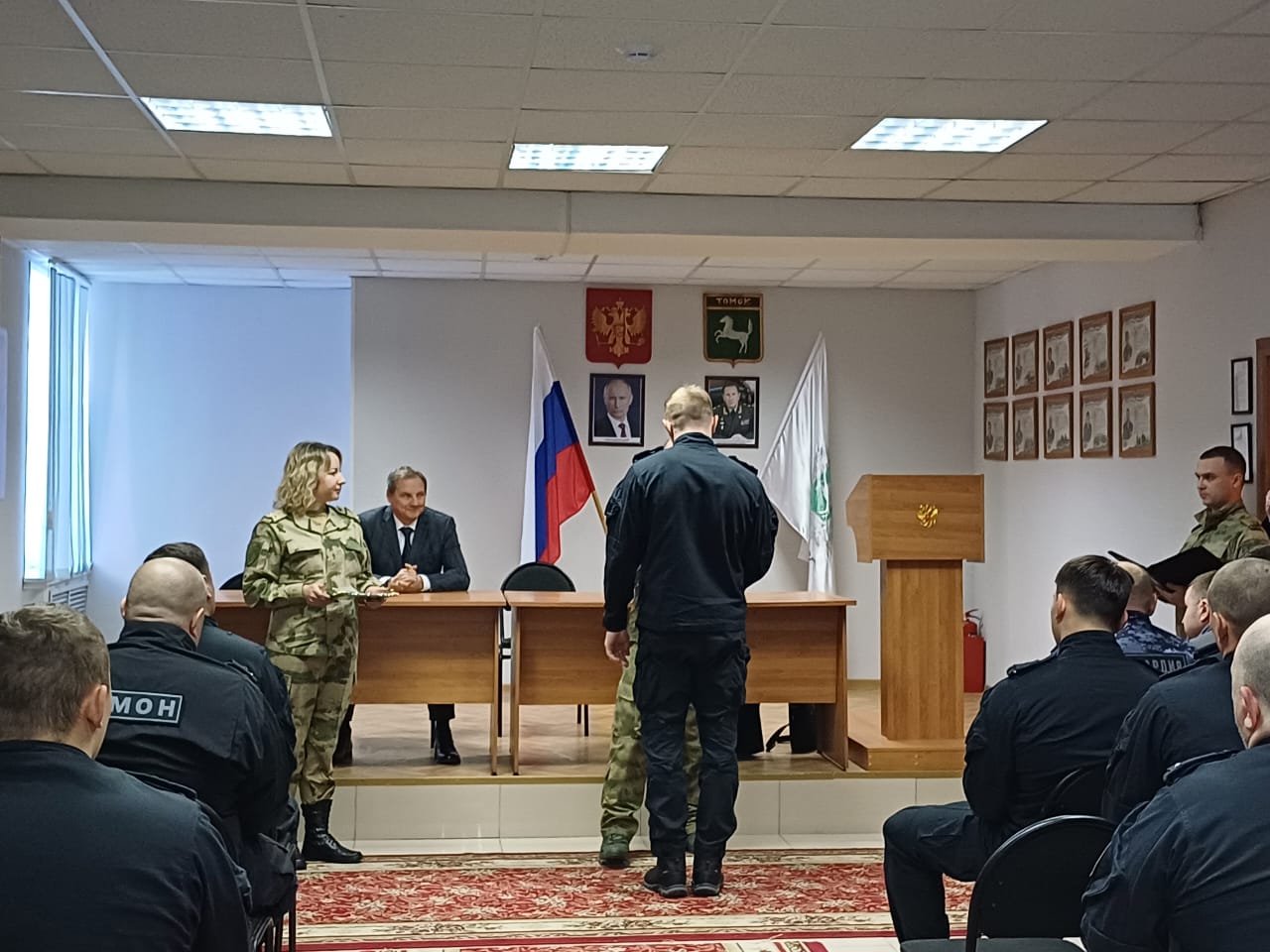 фото: Cпецназу Росгвардии в Томске вручены государственные награды