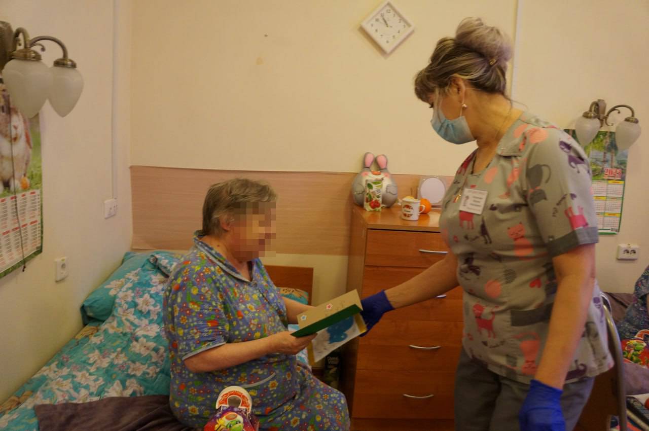 фото: Новогоднюю благотворительную акцию провела Росгвардия в доме-интернате для престарелых и инвалидов в Томской области