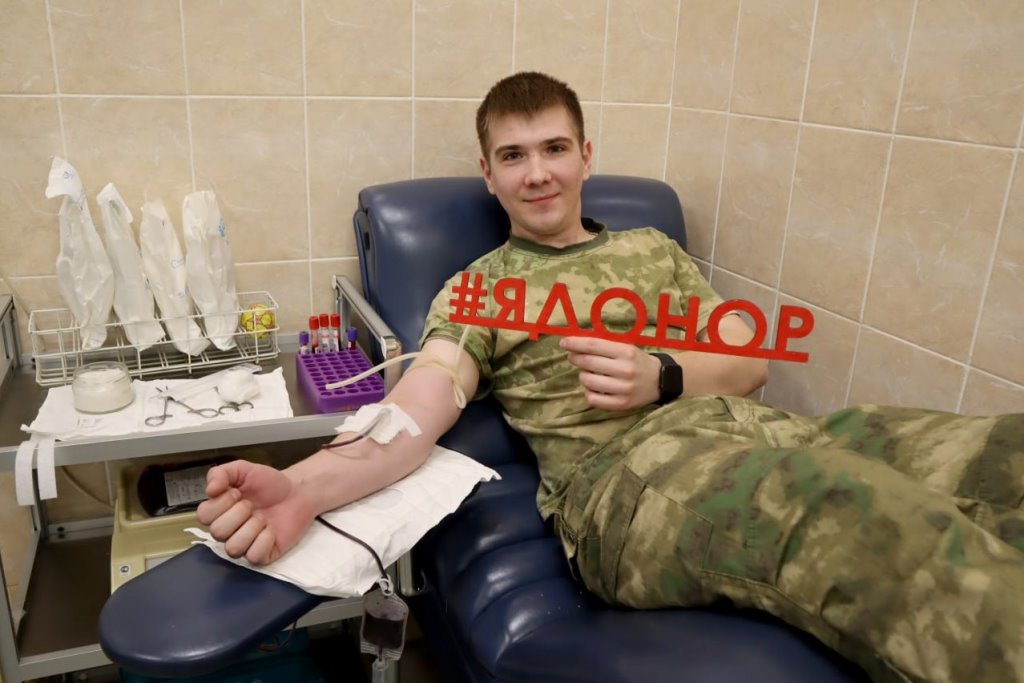 фото: Росгвардейцы пополнили банк крови в Томской области