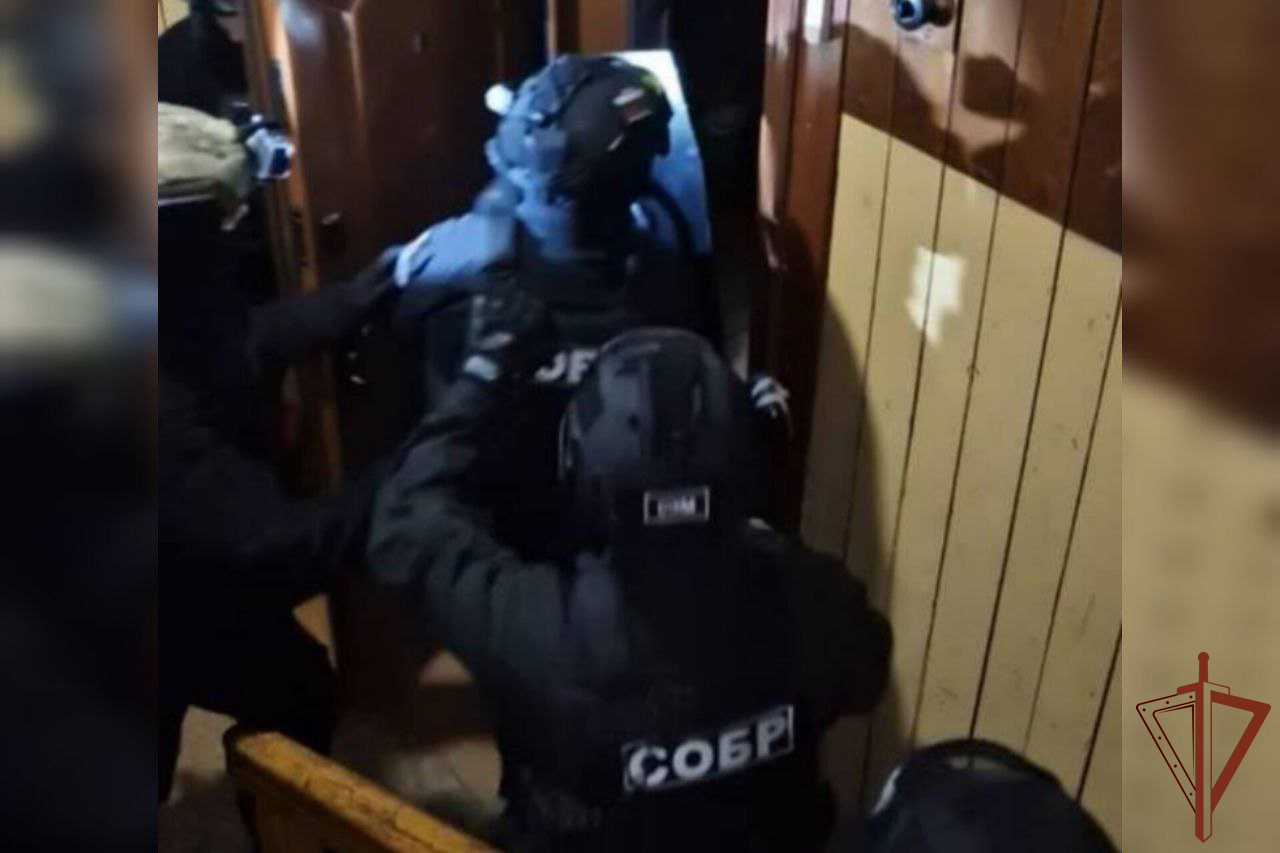 фото: Подозреваемый в похищении двух человек задержан сотрудниками СОБР Росгвардии в Томске 