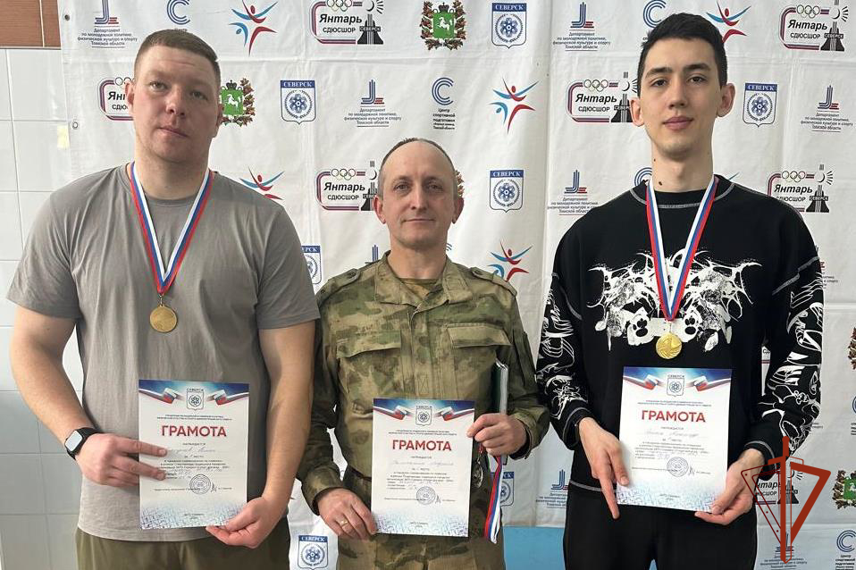 фото: Команда «Росгвардия» вошла в тройку победителей в соревнованиях по плаванию
