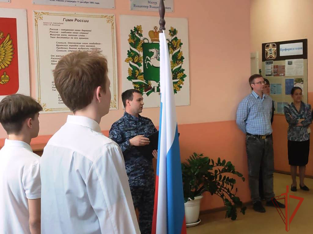 Росгвардейцы Томской области проводят занятия «Эстафеты Победы» фото: Росгвардейцы Томской области проводят занятия «Эстафеты Победы»