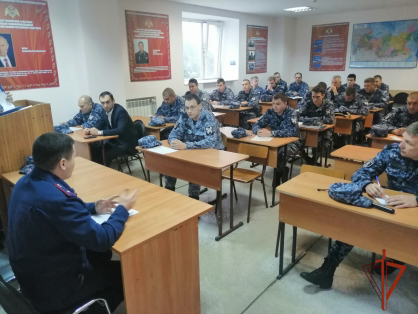 фото: Сотрудники Росгвардии провели круглый стол с представителем Cледственного комитета в Томске