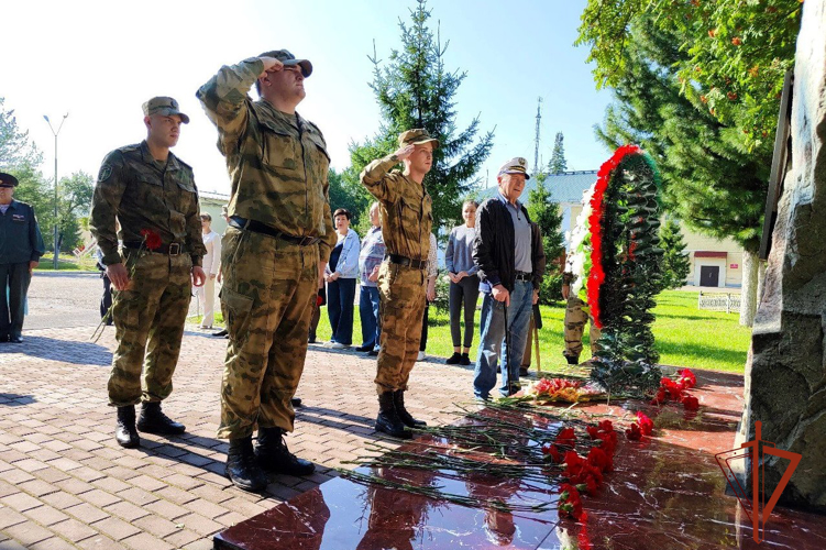 фото: В Северском соединении Росгвардии почтили память погибших при выполнении воинского долга