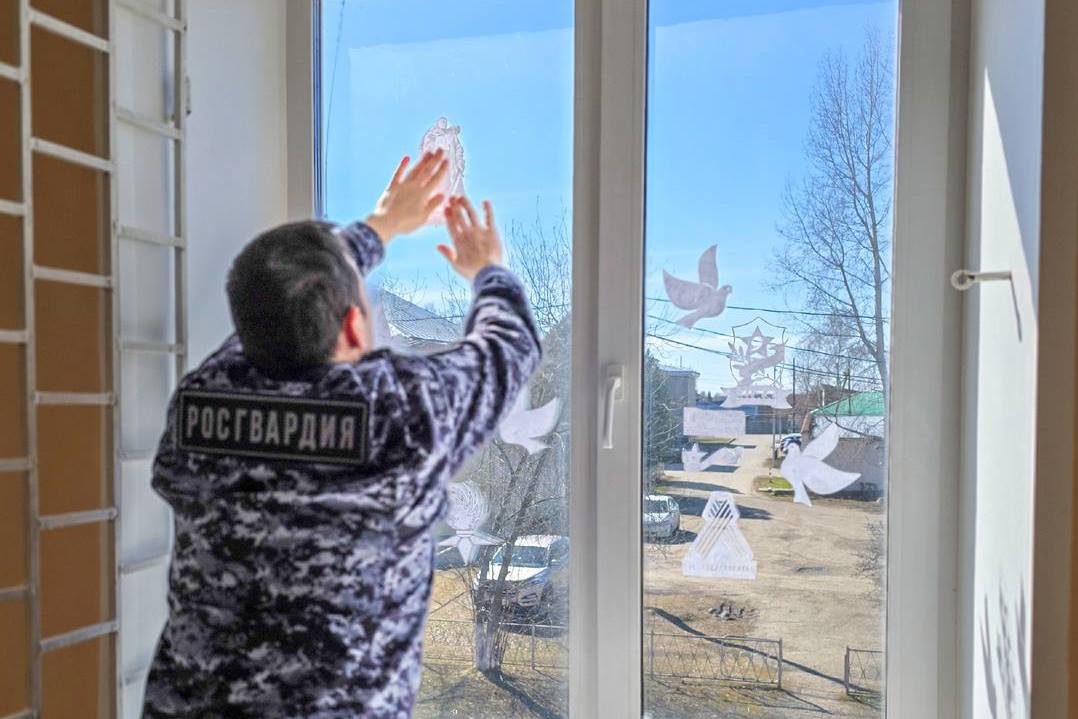 фото: В преддверии 80-летия Великой Победы росгвардейцы принимают участие в патриотических мероприятиях и акциях в Томской области