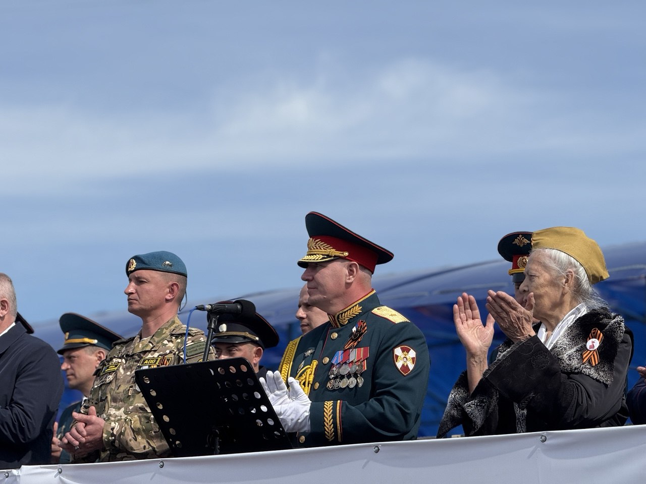 фото: Командир Северского соединения Росгвардии принял праздничный парад в честь юбилея Великой Победы