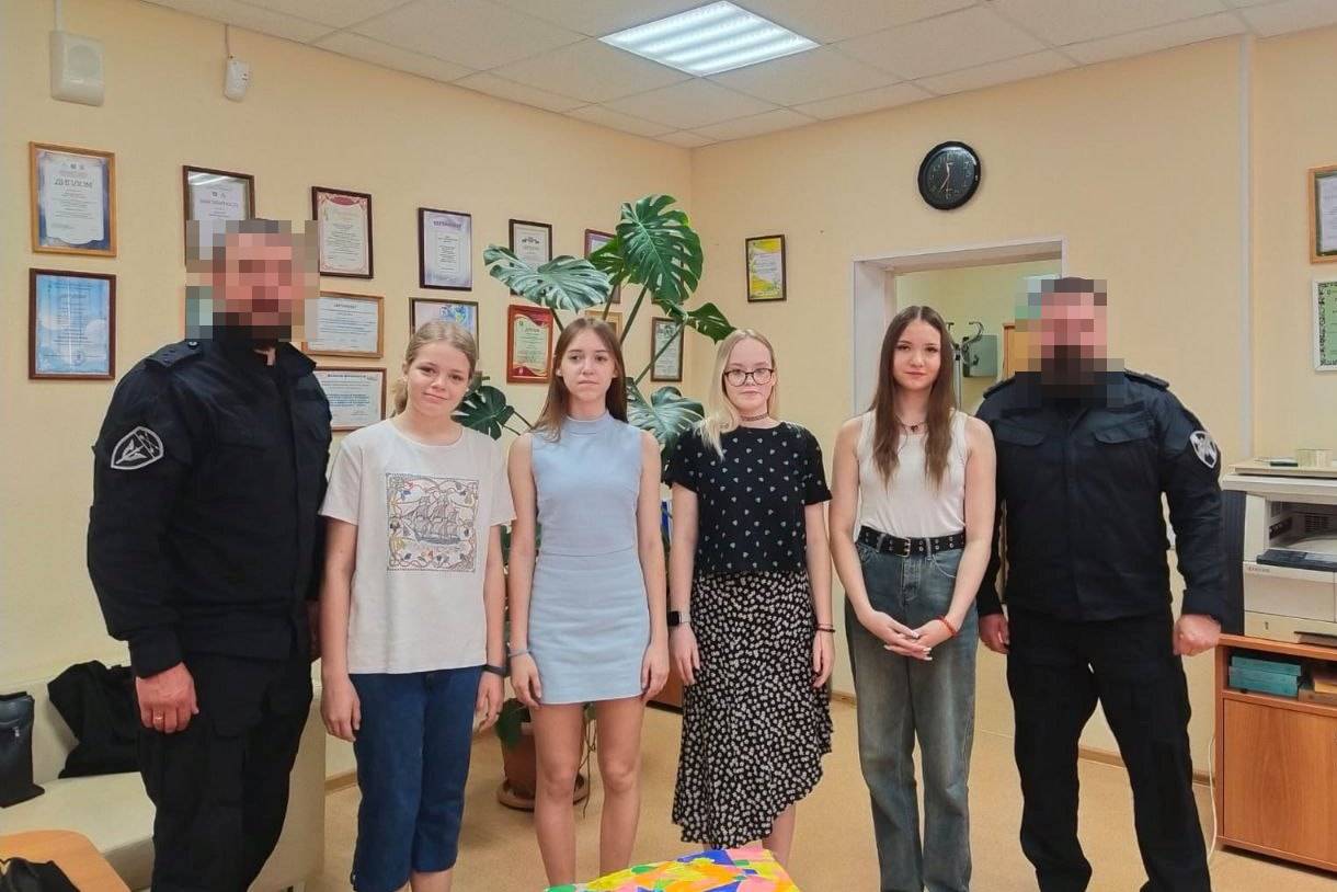 фото: Томские школьники поздравили спецназ Росгвардии с Днем России