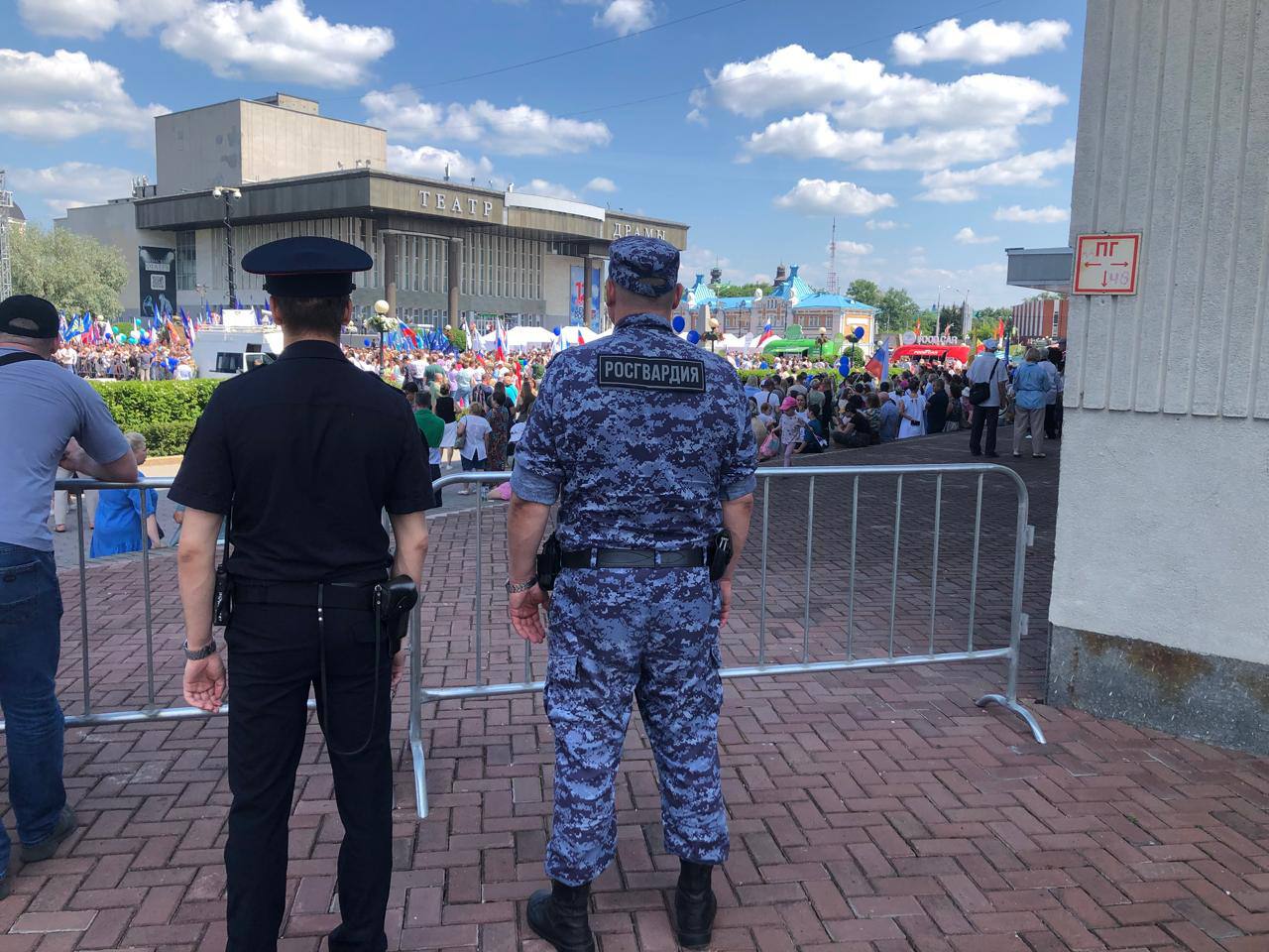 фото: Росгвардейцы в Томской области обеспечили безопасность празднования Дня России