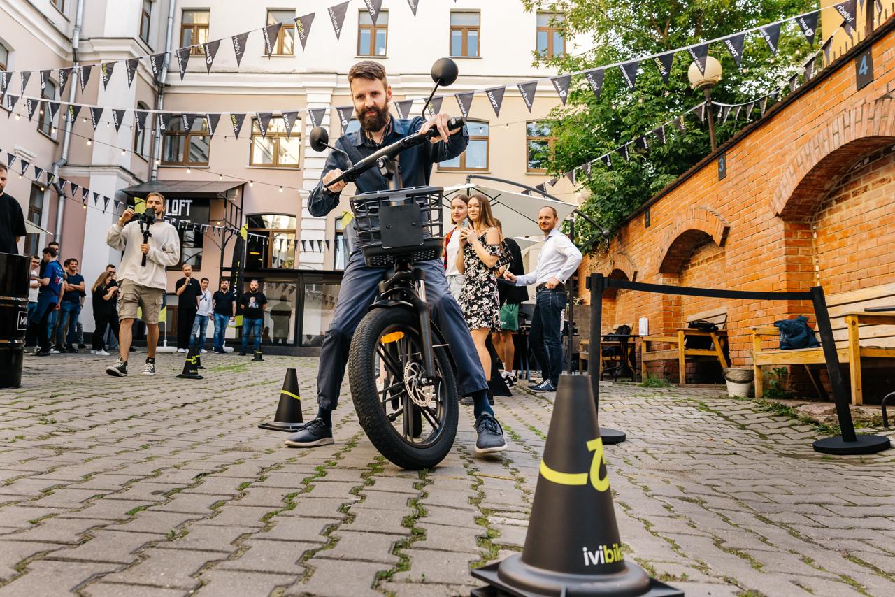 фото: По правилам и без рисков: Ivibike представила новый транспорт для курьеров