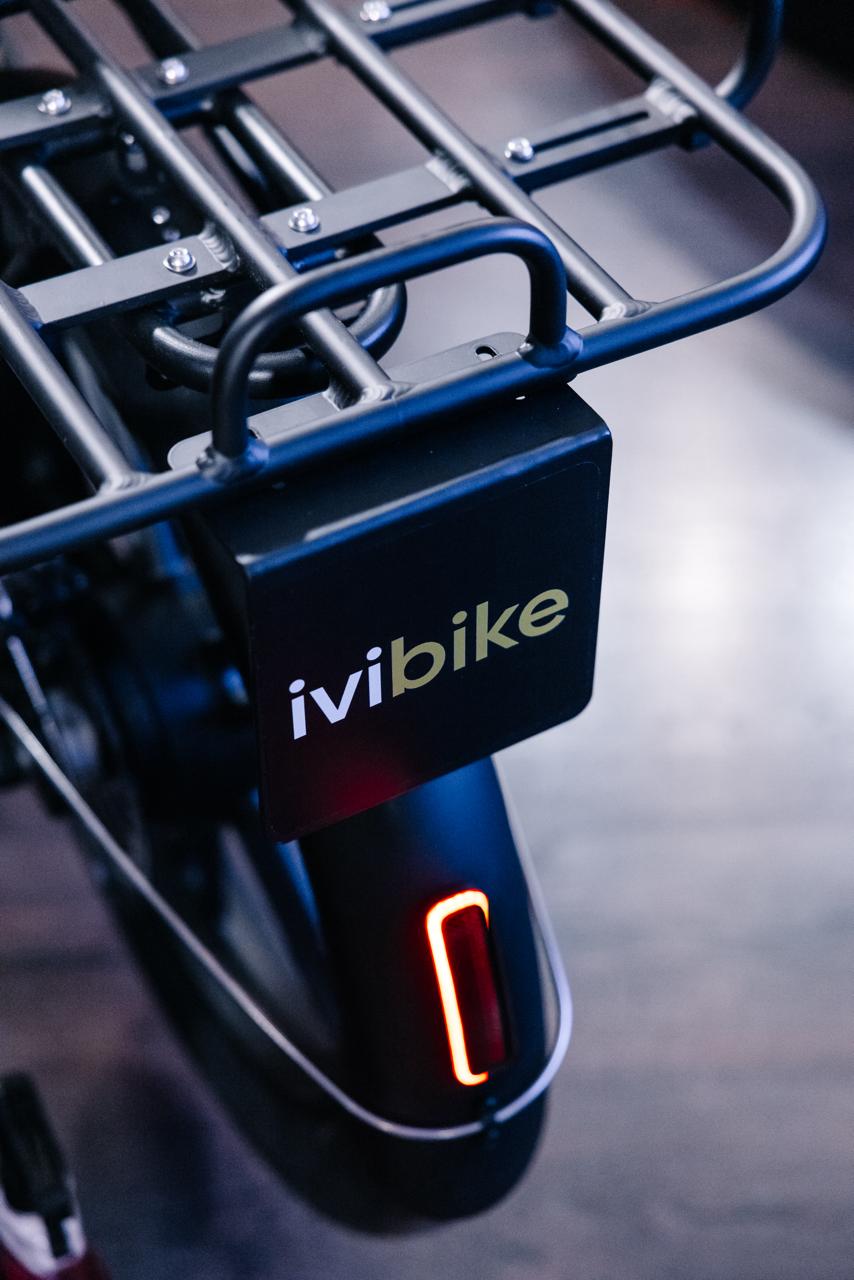 фото: По правилам и без рисков: Ivibike представила новый транспорт для курьеров