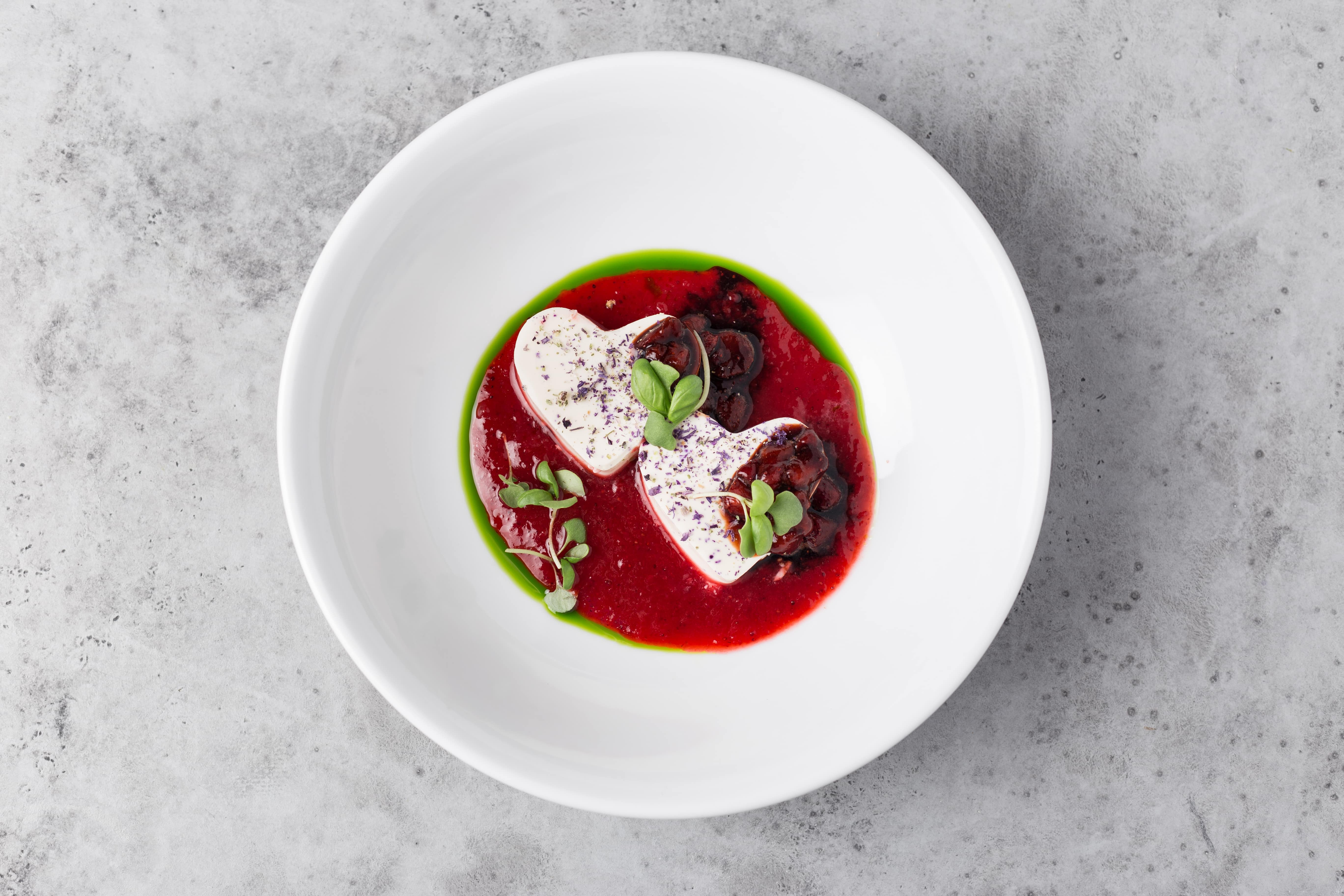 фото: Романтика, десерт и драгоценности: «585 Золотой» и Osteria Mario организовали свидания для пар на День всех влюбленных