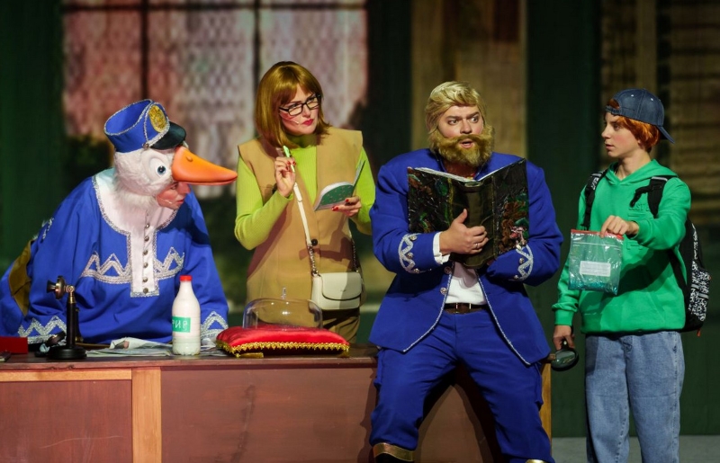 фото: Сказочные детективы в городе! «ХРУМ» вновь на сцене КЗ «Космос»