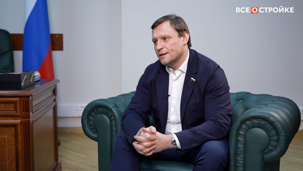 Сергей Пахомов, Председатель Комитета Госдумы по строительству и ЖКХ: до конца года мы примем решение, которое позволит правительству поддержать застройщиков