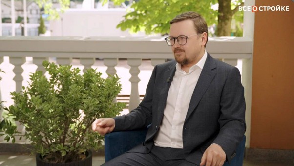 фото: Руководитель ФАУ «ФЦС» Владимир Калинкин рассказал о переходе строительной отрасли к параметрическому нормированию и сокращении требований в 10 раз