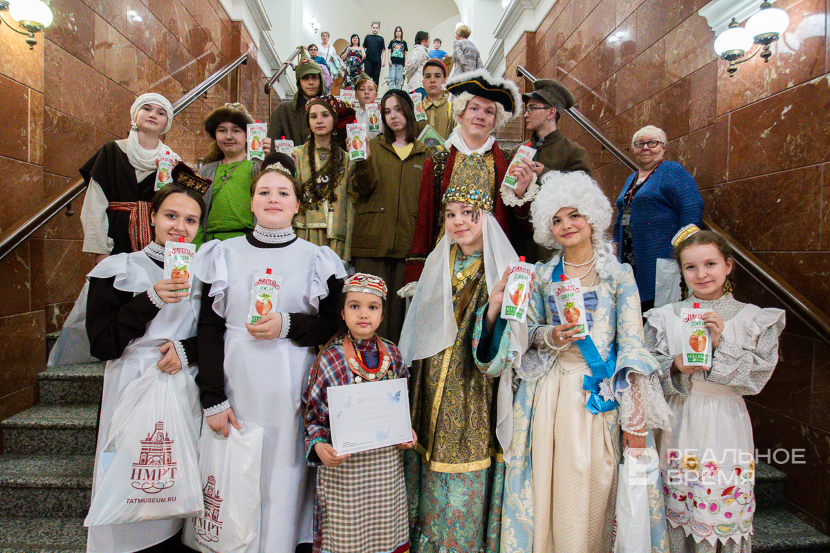 фото: АО «Эссен Продакшн» подарило пациентам ДРКБ 128 кг конфет и помогло организовать детские праздники в Елабуге