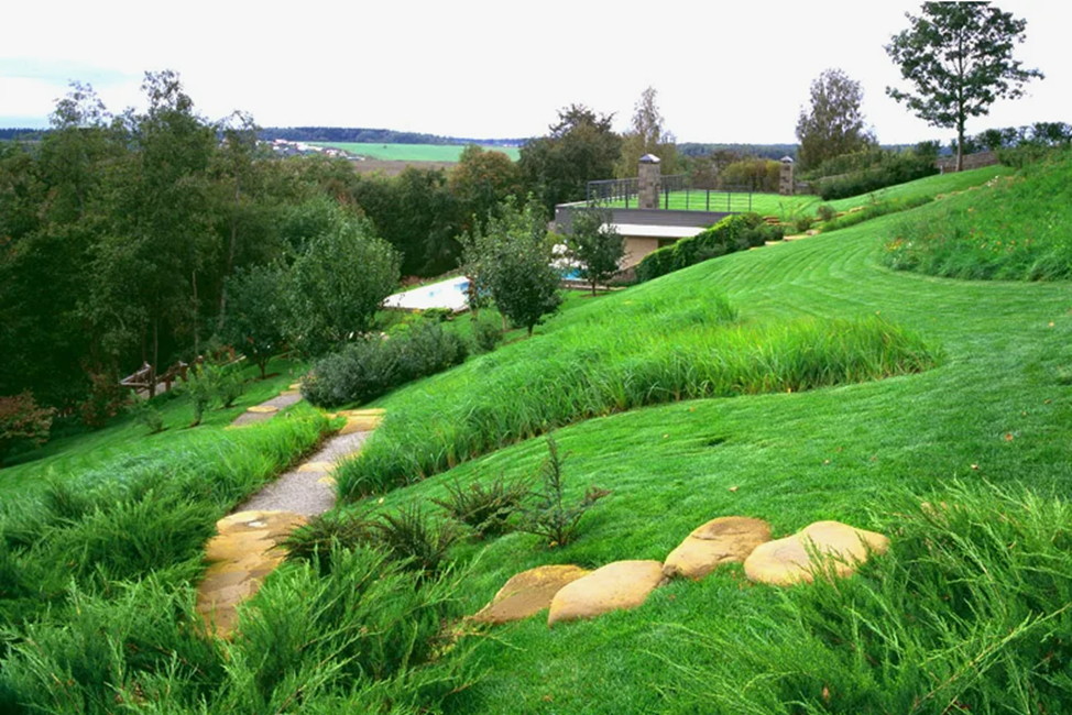 фото: Рояльные колеса на газонокосилке: что это и как выбрать идеальную модель для вашего сада?