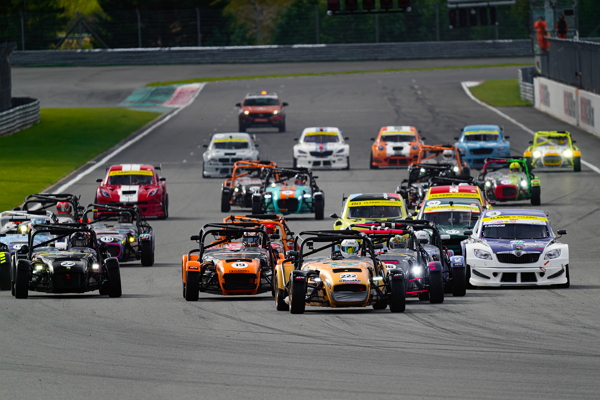 фото: Международная серия гонок на классических и ретро- автомобилях СЕРИЯ КЛАССИКА 2026 стартует в мае!