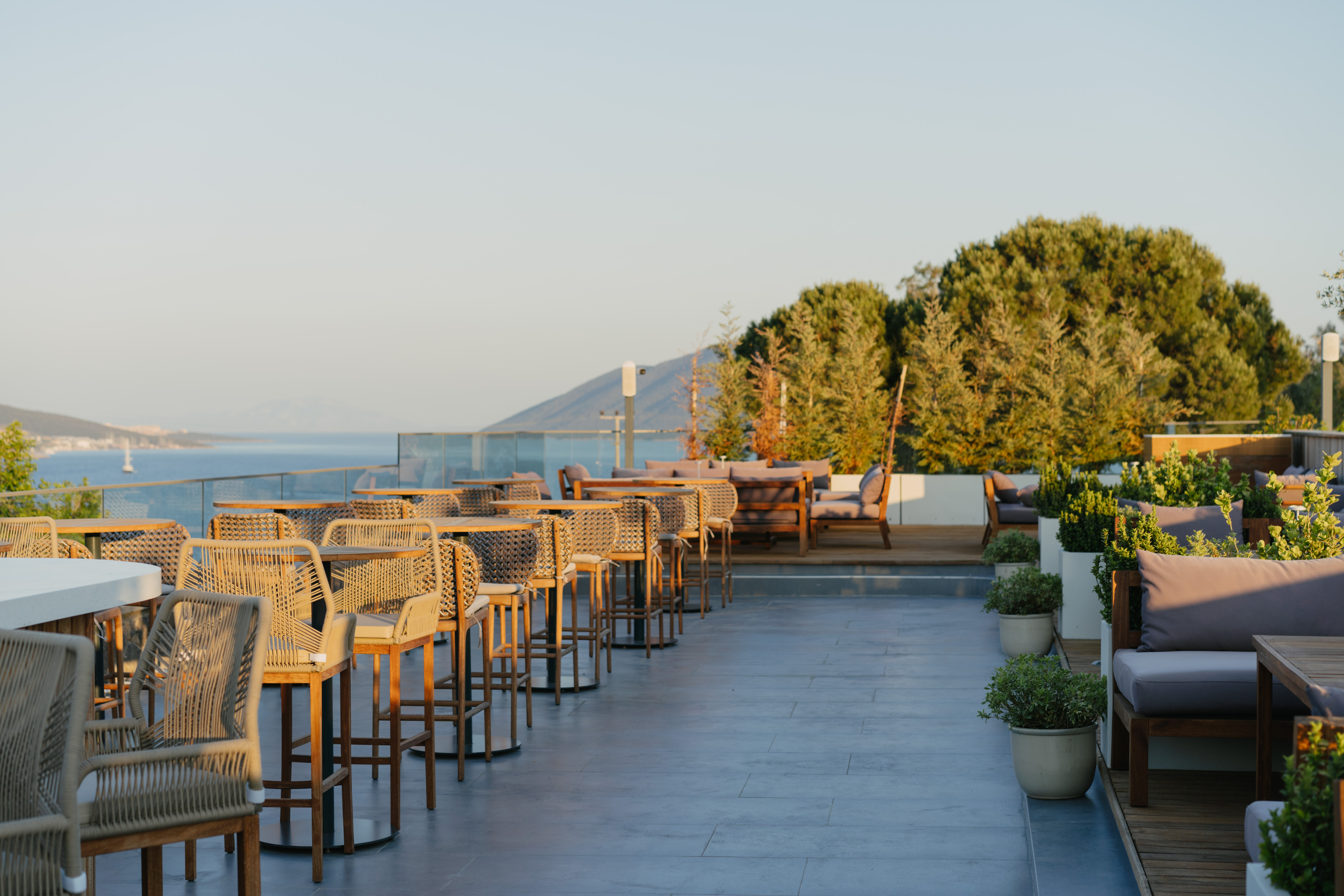 фото: Открытие ресторана Isola Manzara Gardens в отеле METT Hotel & Beach Resort