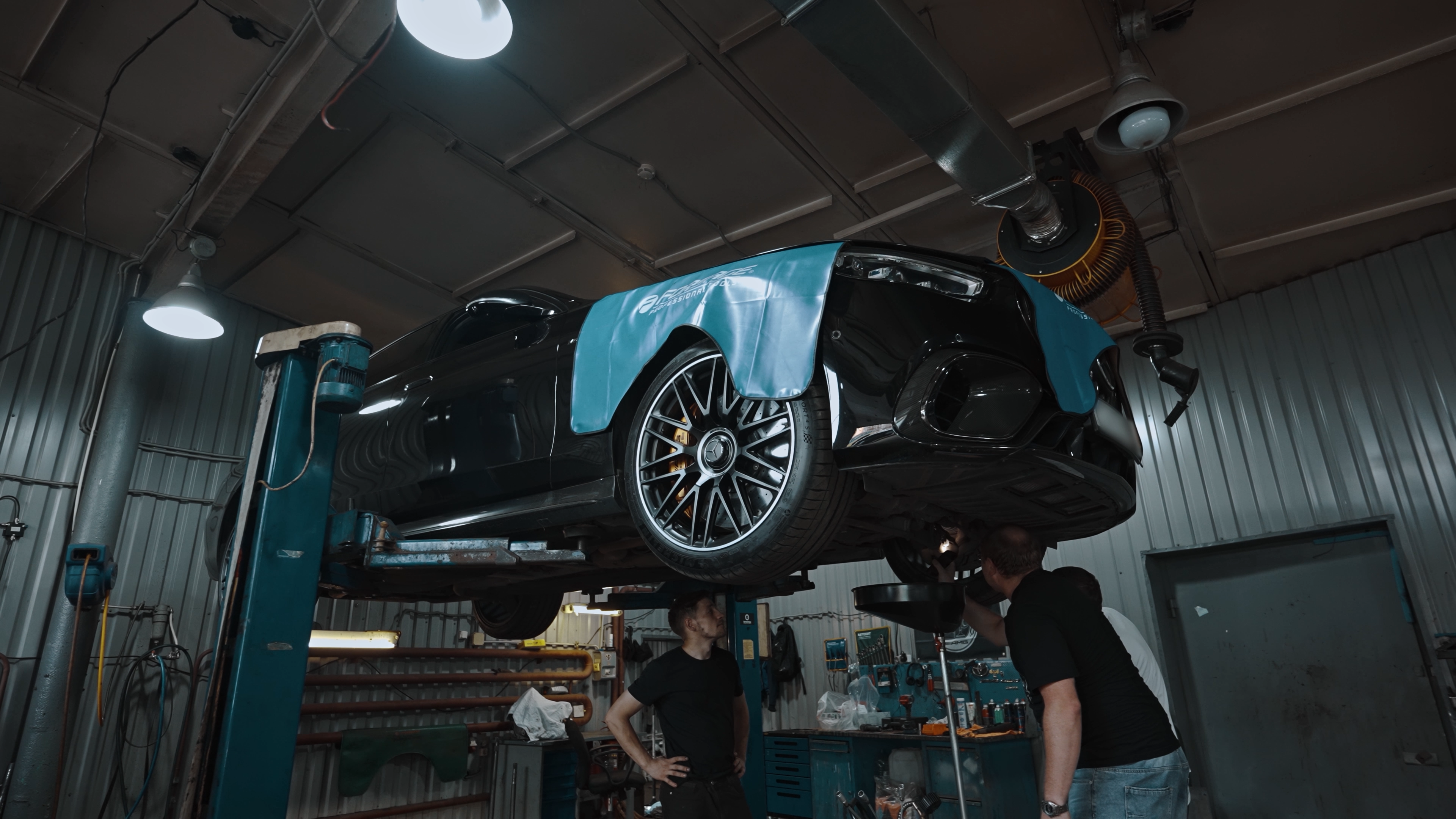 фото: Эрик Давидович залил подсолнечное масло в двигатель: чем закончился эксперимент