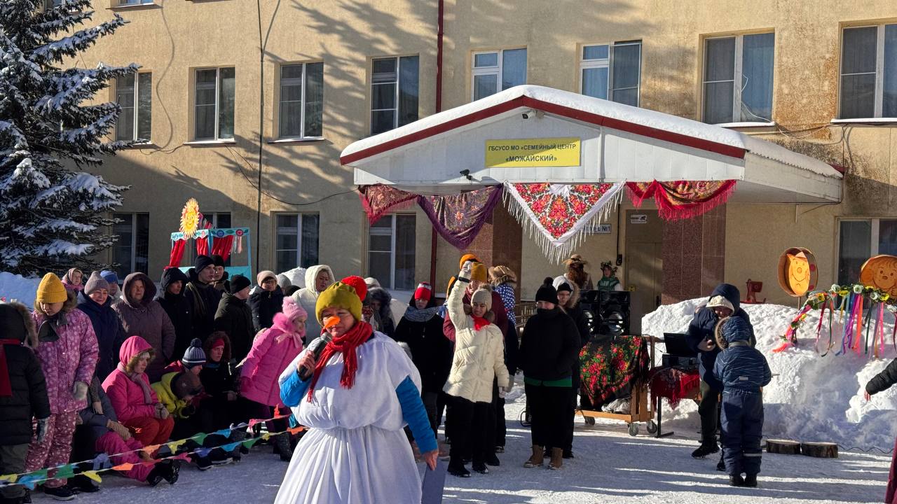 фото: Рэпер Захар Зайцев отправил подарки детям-сиротам в Можайский детский дом
