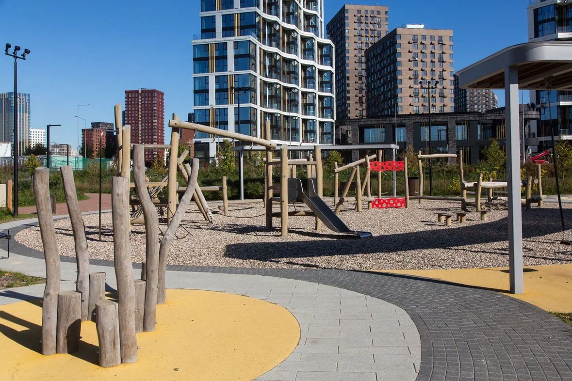 фото: Геопластичные игровые пространства с искусственными холмами, тактильными тропами и сенсорными садами появятся в Москве