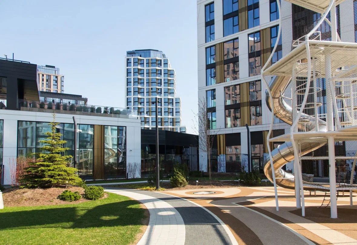 фото: Геопластичные игровые пространства с искусственными холмами, тактильными тропами и сенсорными садами появятся в Москве