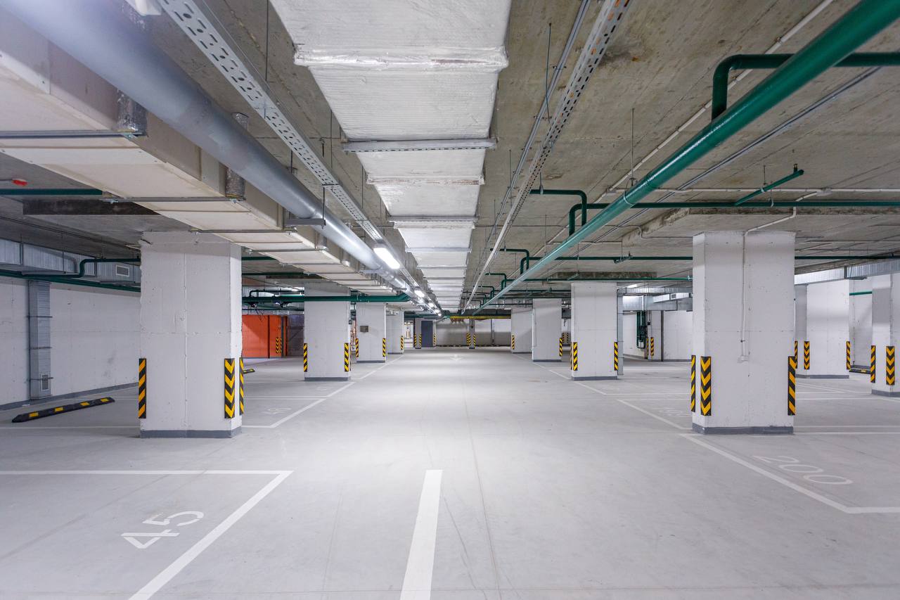 фото: Около трети жителей Владивостока мечтают о собственном парковочном месте, каждый третий — готов купить: исследование