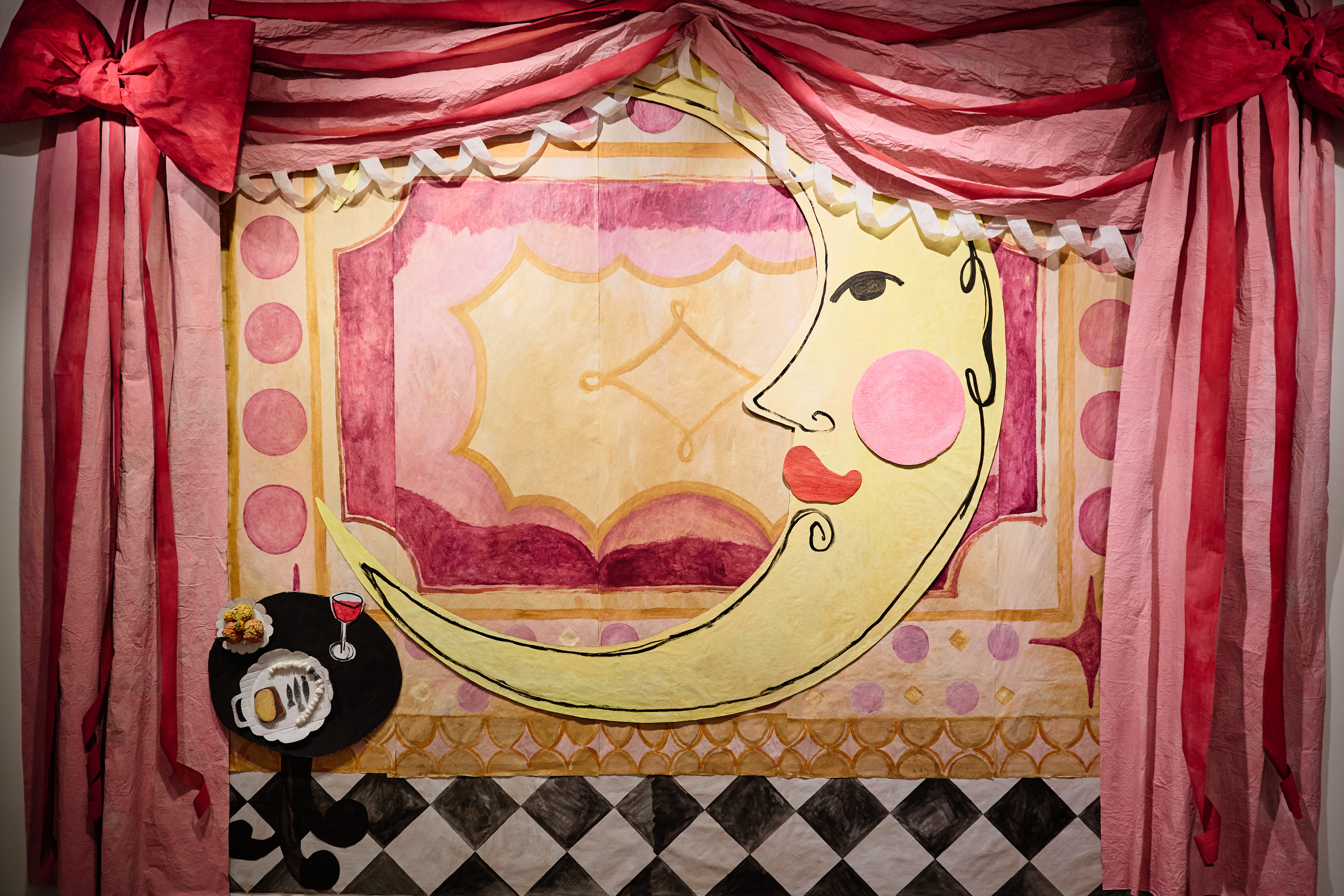 фото: «РБК Стиль» представил инсталляцию «В гости к луне» на Preview ярмарки |catalog|