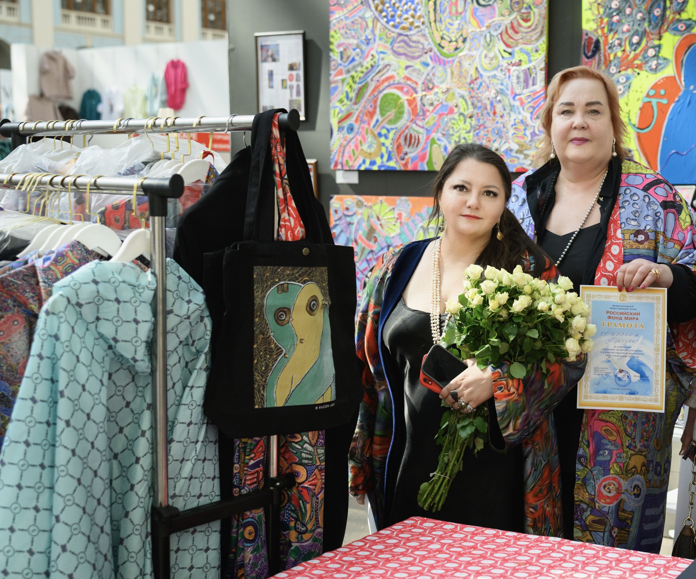 фото: Искусство на подиуме: бренд RASSEN ART представил эксклюзивную коллекцию на выставке «Душа России»