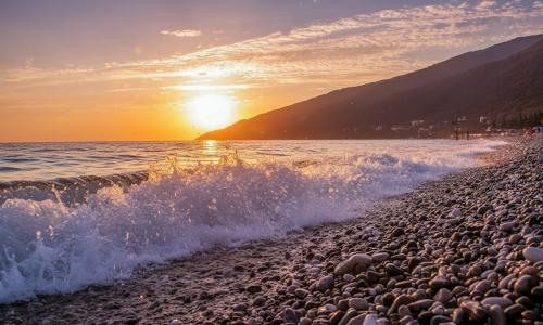 фото: Ближе к морю: как «единый» билет с 30 апреля превращает поездку в Абхазию в удовольствие