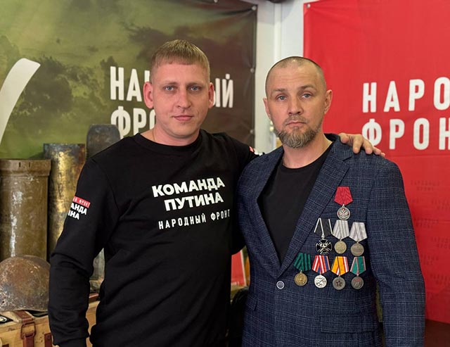 фото: Бойцу ЧВК "Вагнер" из Саратова торжественно вручили долгожданный документ!