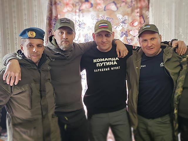 фото: Саратовских добровольцев наградили в зоне СВО
