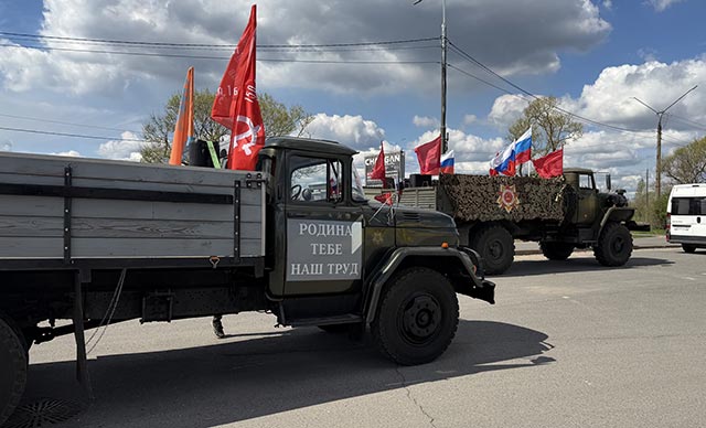 фото: Коксохиммонтажники Череповца почтили память ветеранов Победы