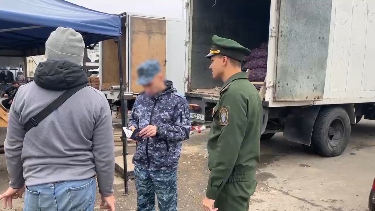 фото: В Ростовской области военные следователи провели рейд о постановке на воинский учет бывших мигрантов