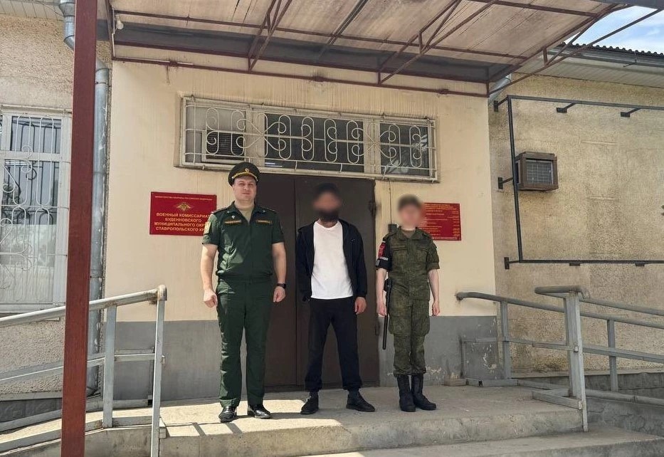 фото: В Буденновске Ставропольского края военные следователи провели проверку постановки на воинский учет натурализованных граждан