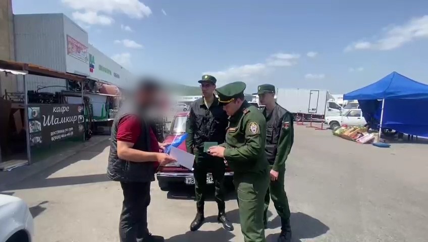 фото: В Пятигорске военные следователи продолжают проводить рейды о постановке на воинский учет бывших мигрантов