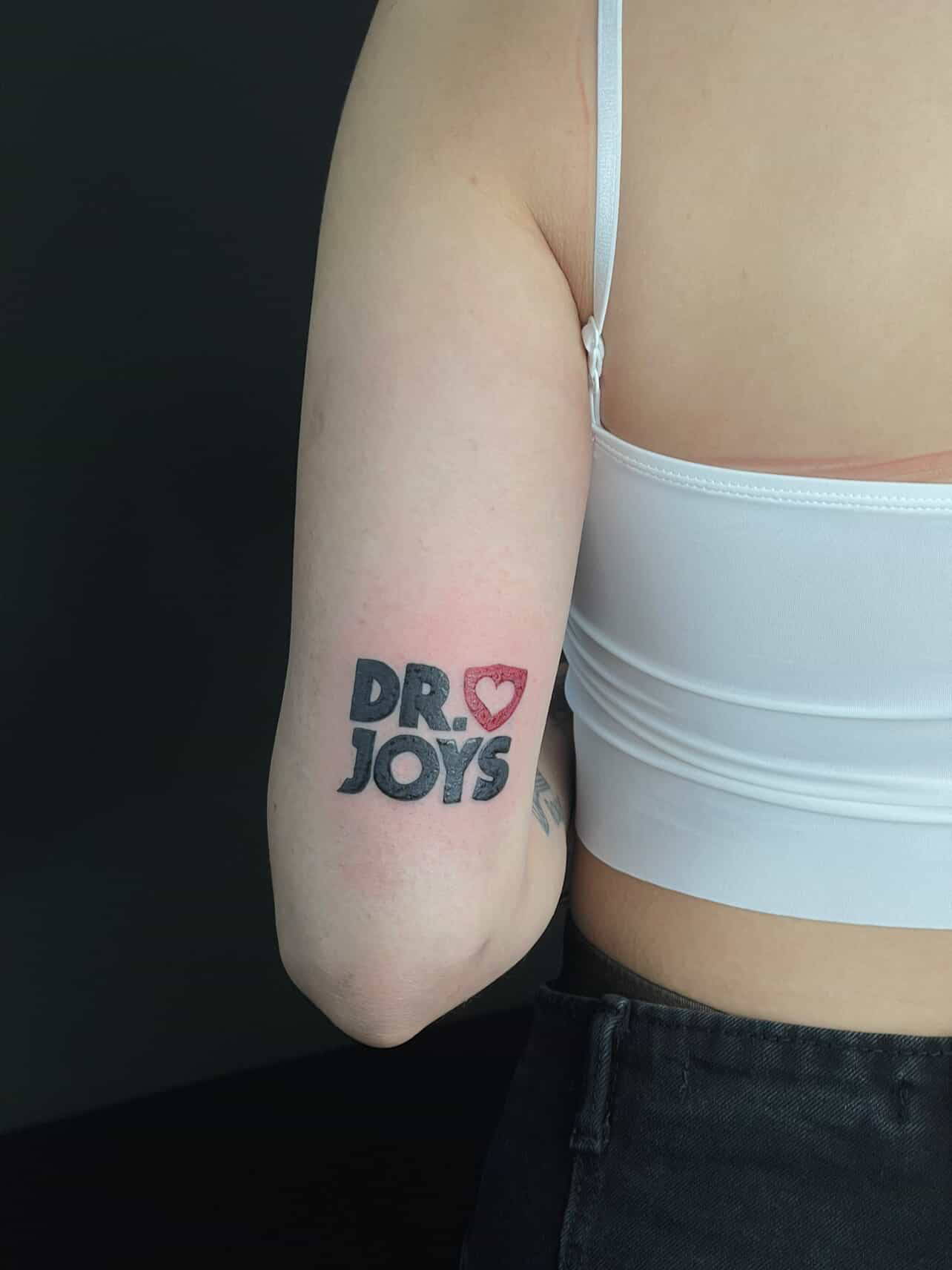 фото: Бренд презервативов DR.JOYS подарят пожизненный запас за тату