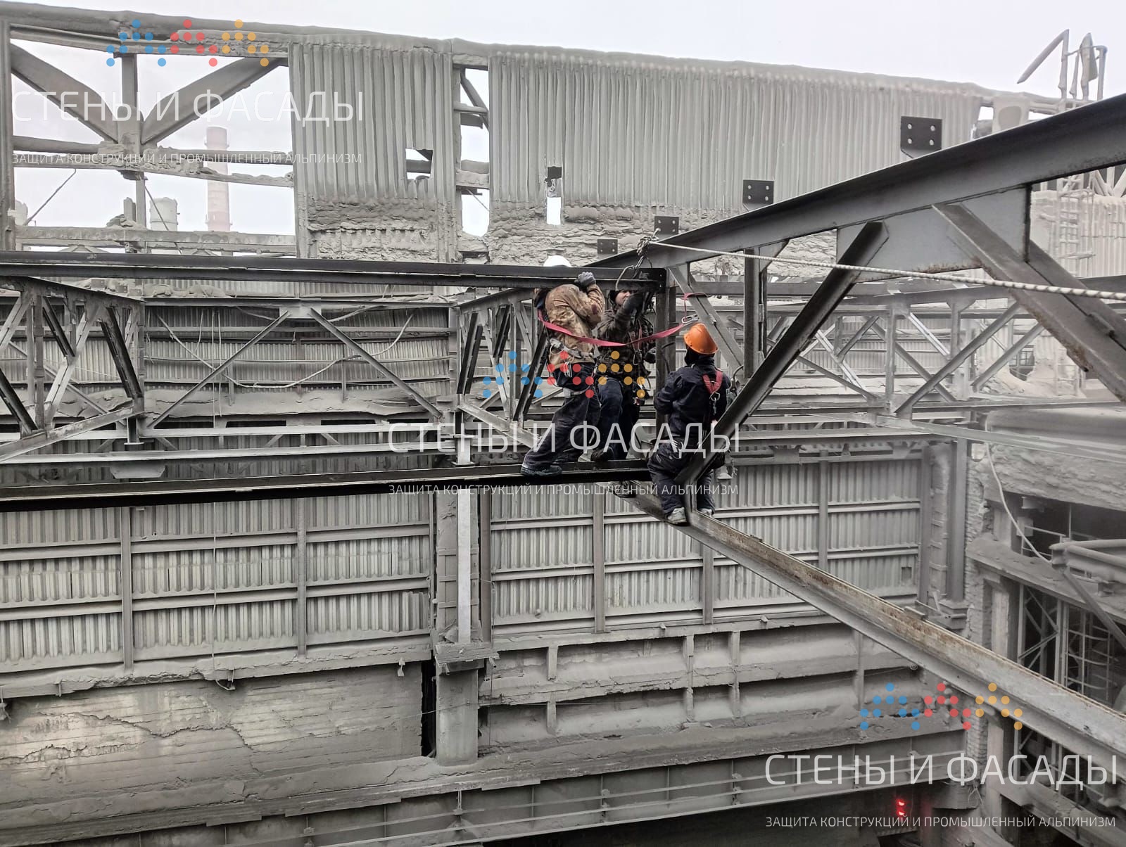 фото: Ремонт кровли на цементном заводе в условиях непрерывного производства