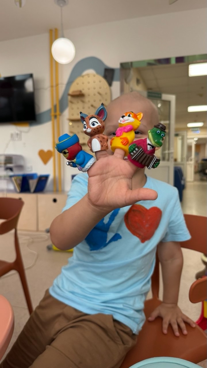 фото: РООИ «Творческое партнерство» открыло сбор на арт-терапию для детей в больницах в рамках проекта « Жëлтый чемоданчик»