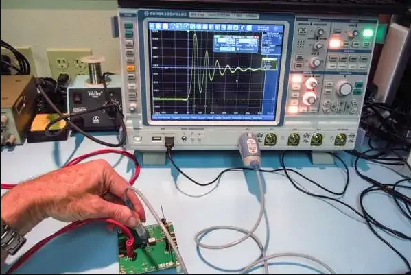 фото: Осциллограф: детальный разбор устройства, принципов работы и современных сфер применения