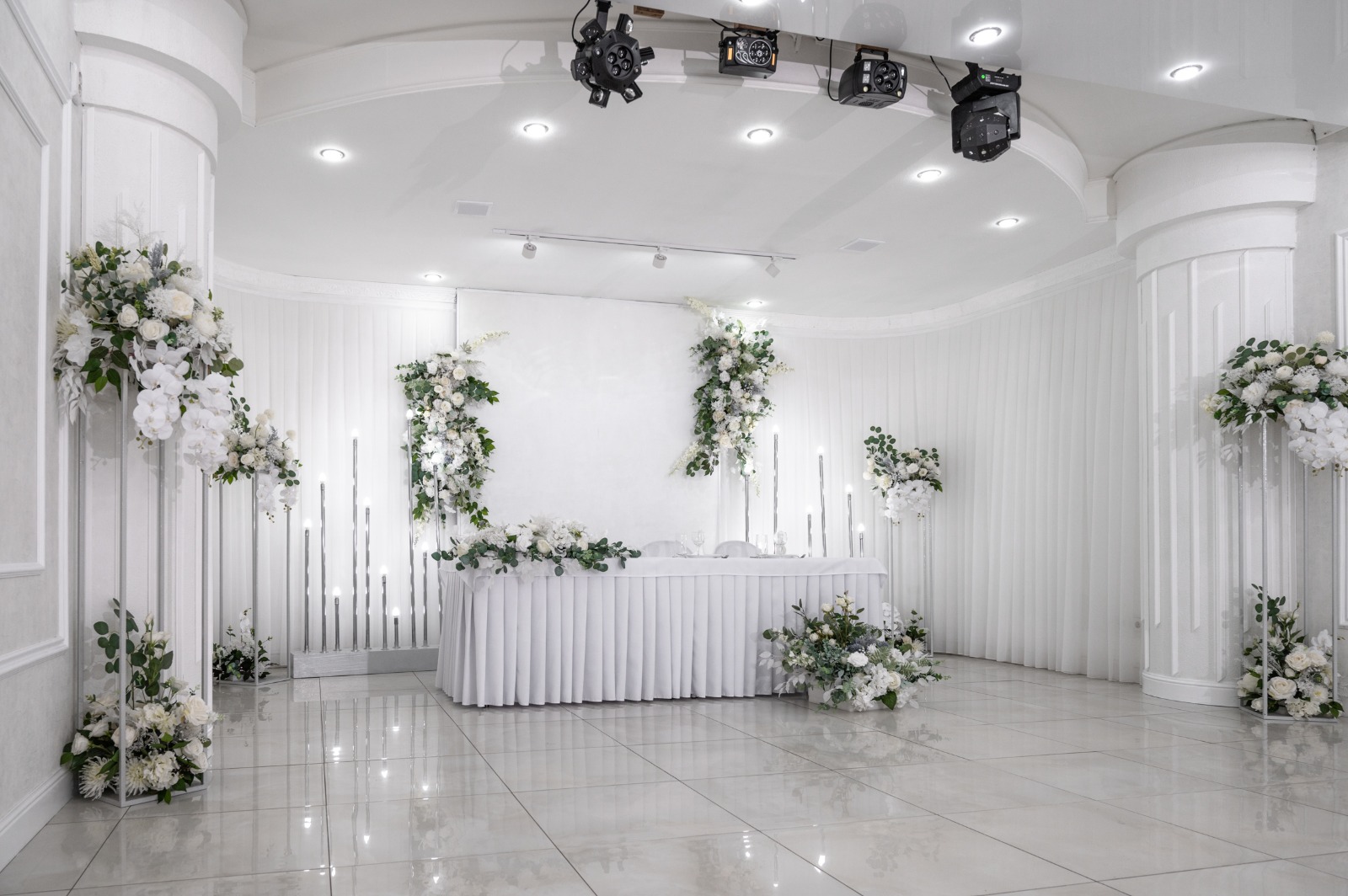 фото: Банкетные залы Омск: новые стандарты выбора площадок для торжеств