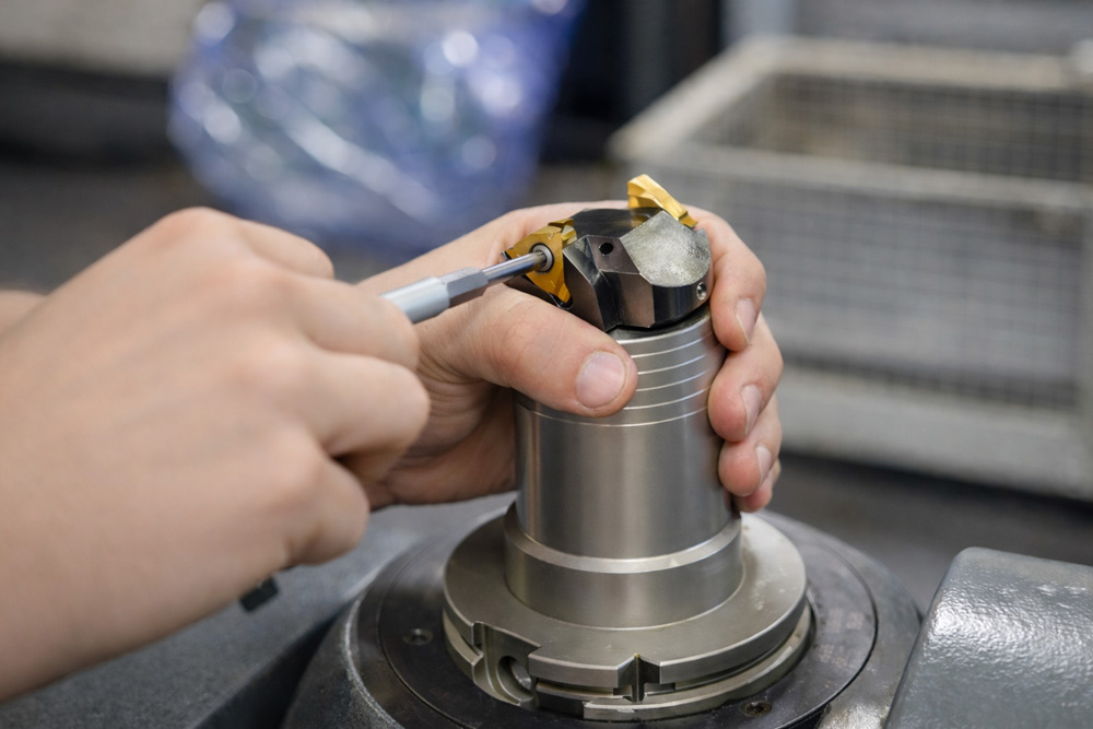 Сменные режущие пластины для токарных резцов: как не ошибиться с маркировкой — объясняют в ТД «Инитио» фото: Сменные режущие пластины для токарных резцов: как не ошибиться с маркировкой — объясняют в ТД «Инитио»