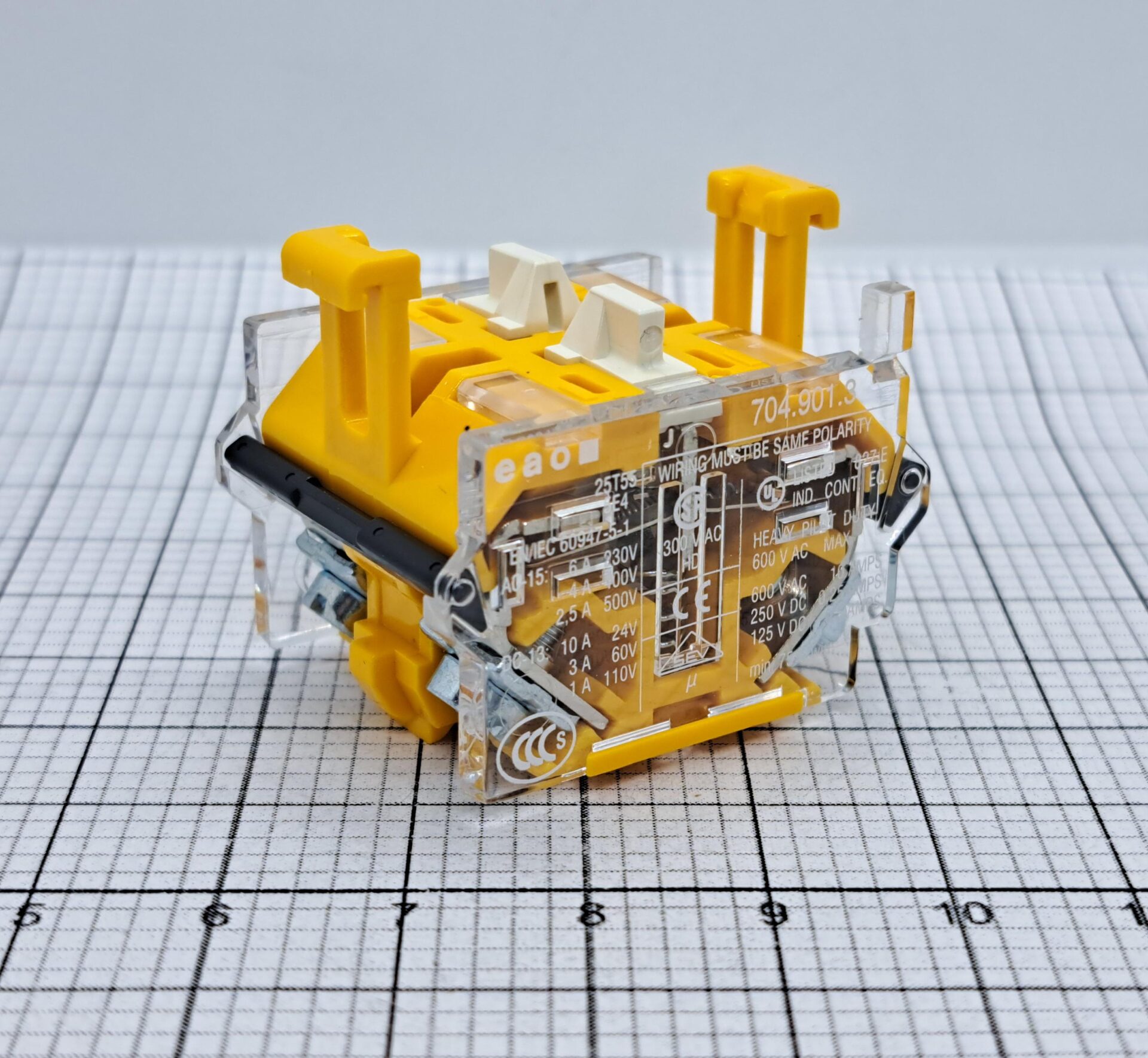 Контактные группы: конструкция, функции и характеристики модели 704.901.3