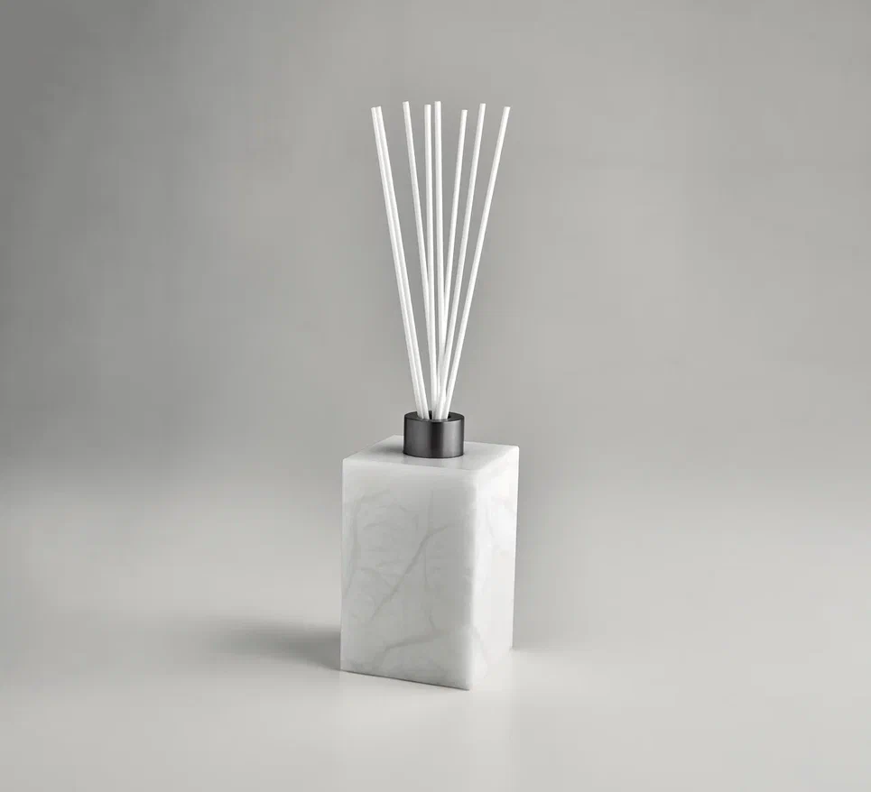 фото: Премиальная сантехника AM Group в цвете Pantone 2026