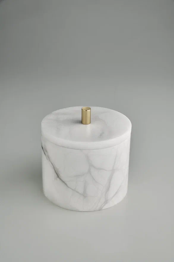 фото: Премиальная сантехника AM Group в цвете Pantone 2026