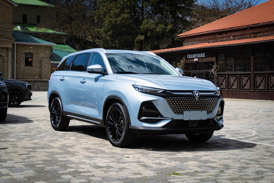 фото: В России прошла премьера Changan CS75 Pro: продажи уже начались